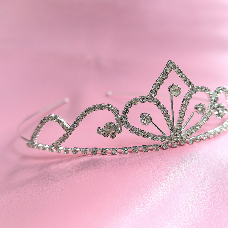 Silberfarbene Strass-Brautkron – Event Suppliers Bewertung und Preis